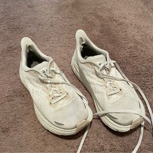 womens white clifton 8 Hokas